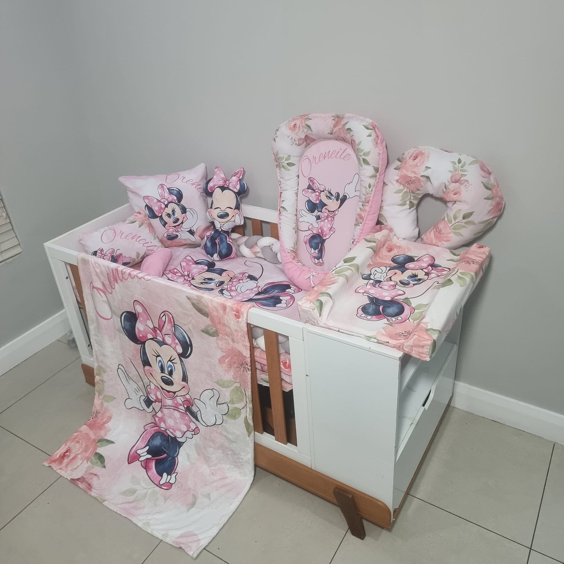 Minnie Mouse - Sew Just More