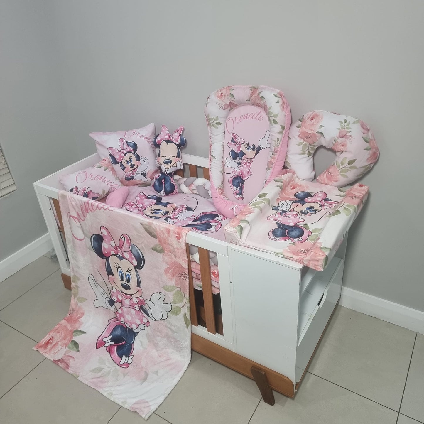 Minnie Mouse - Sew Just More