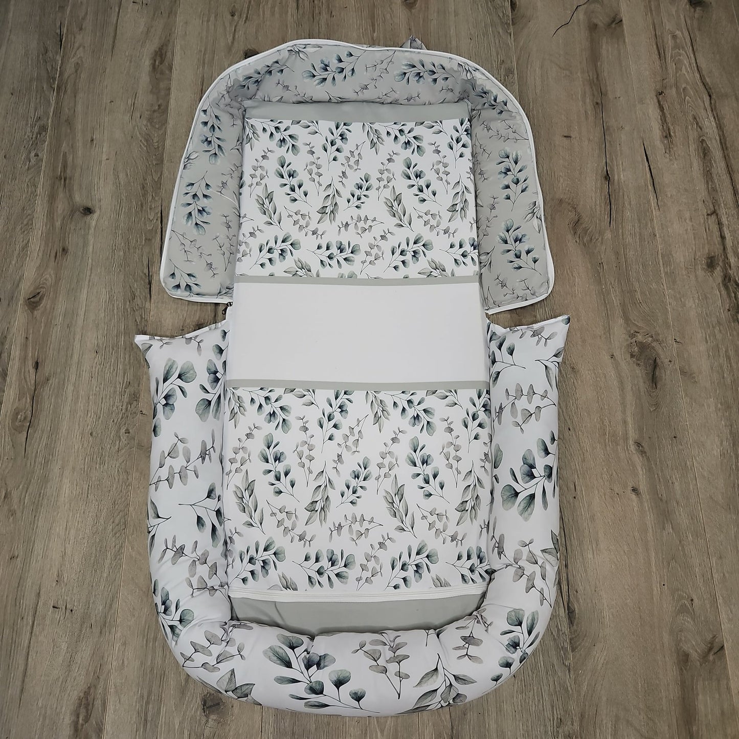 Sage Pennygum travel nest Bag