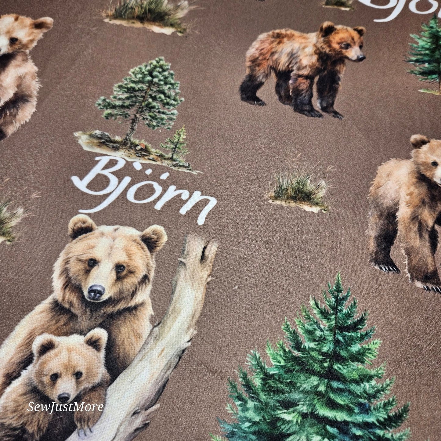 Bjorn the bear Winter Fitted Sheet brown