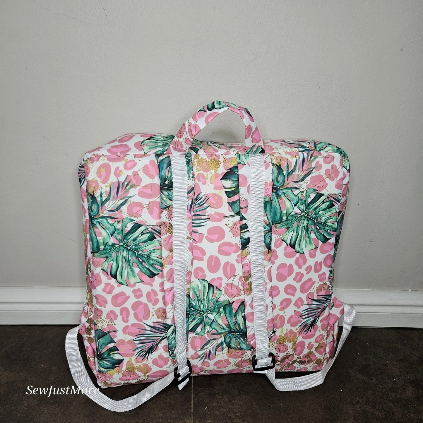 Tropical Leopard Travel nest bag