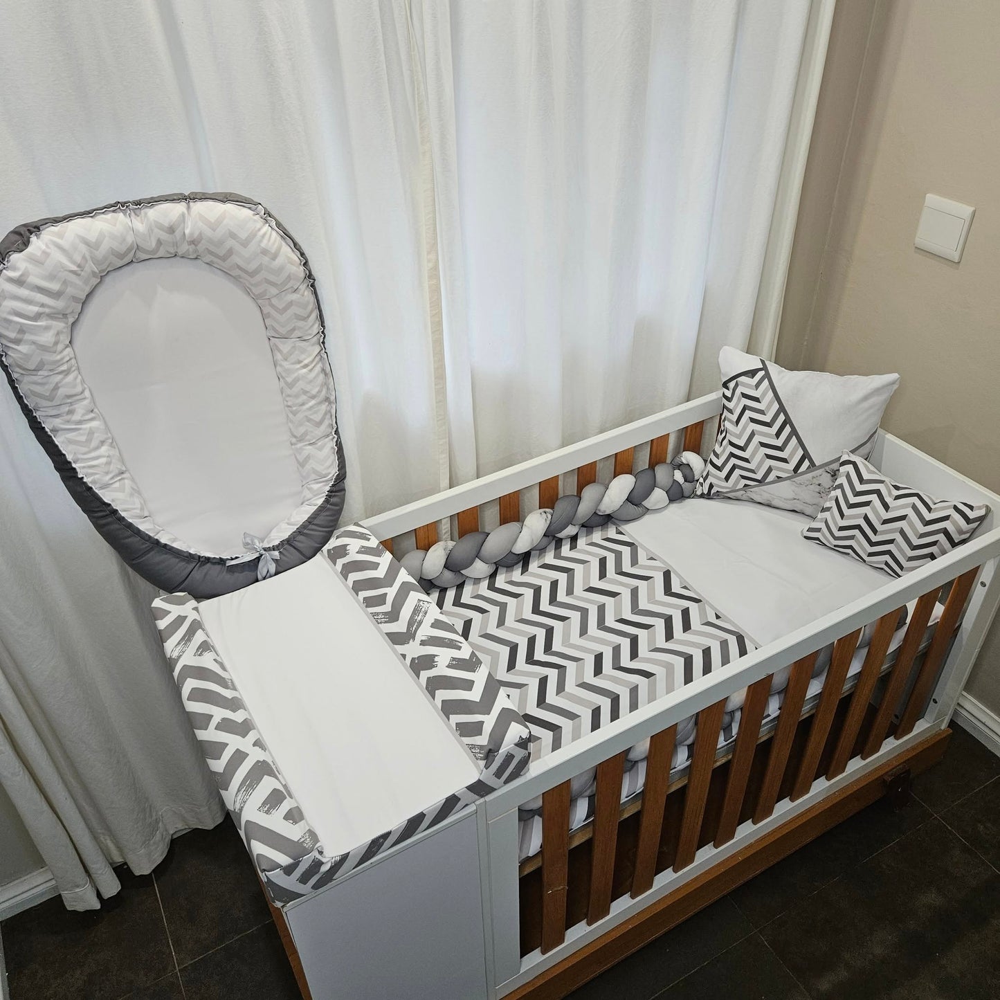 Grey Marble v2 cot linen