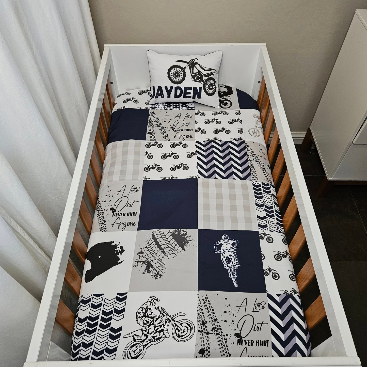 Deluxe Motocross V1 cot linen