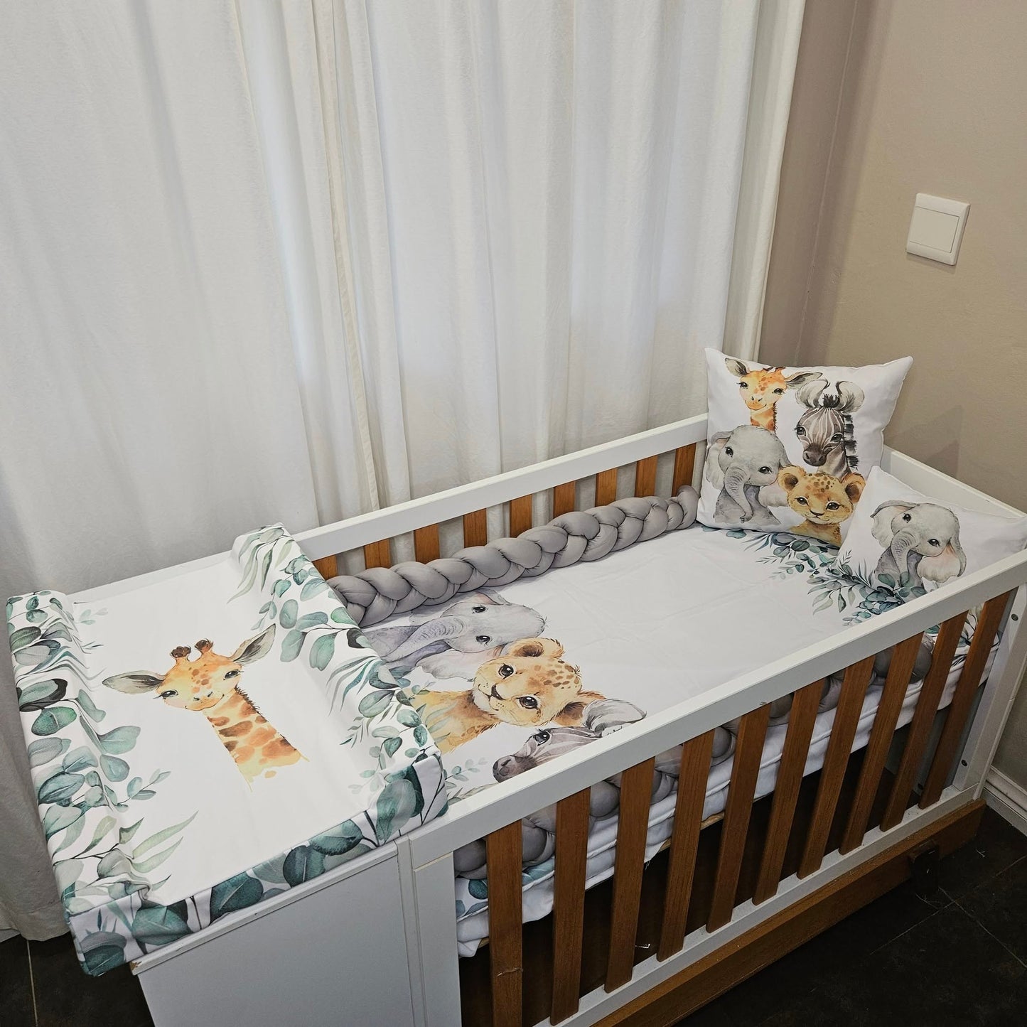 Sage Leafy Safari cot linen