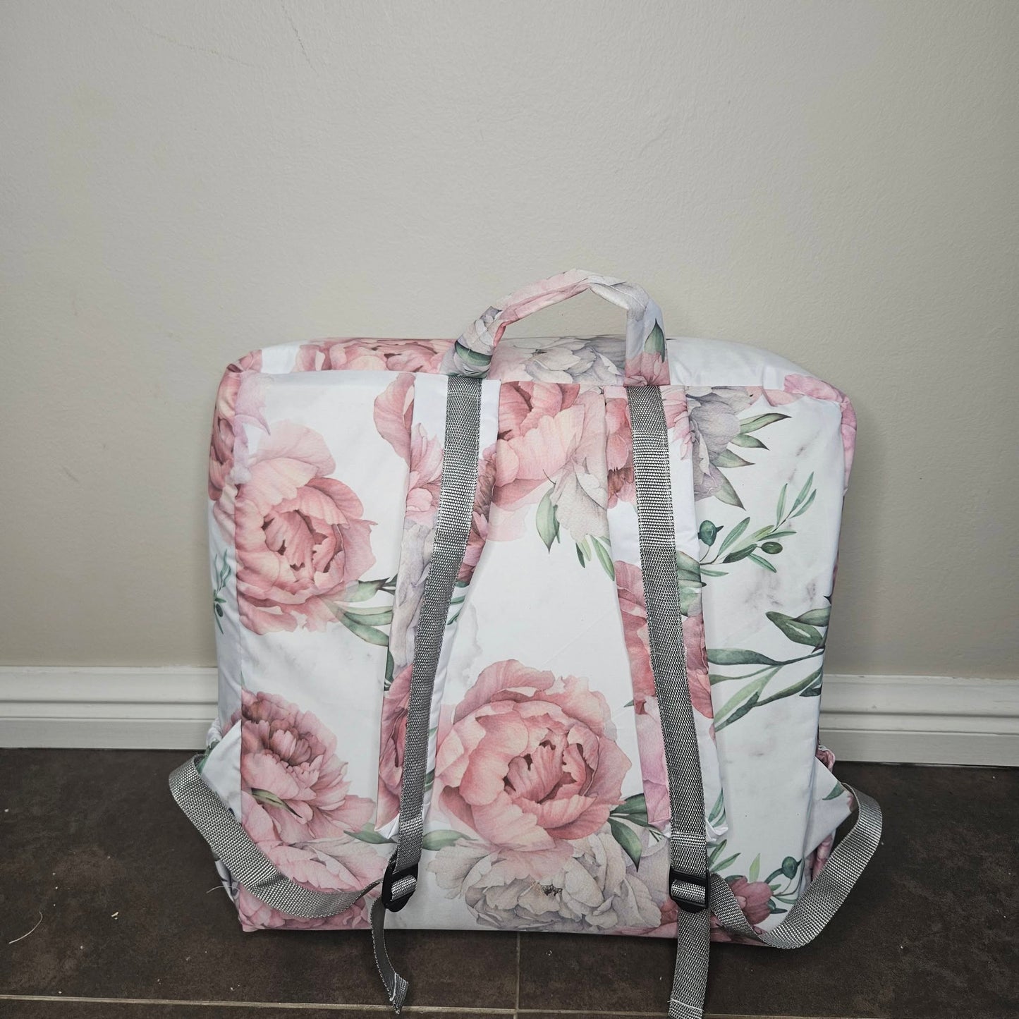 Peony Penguin Travel nest bag