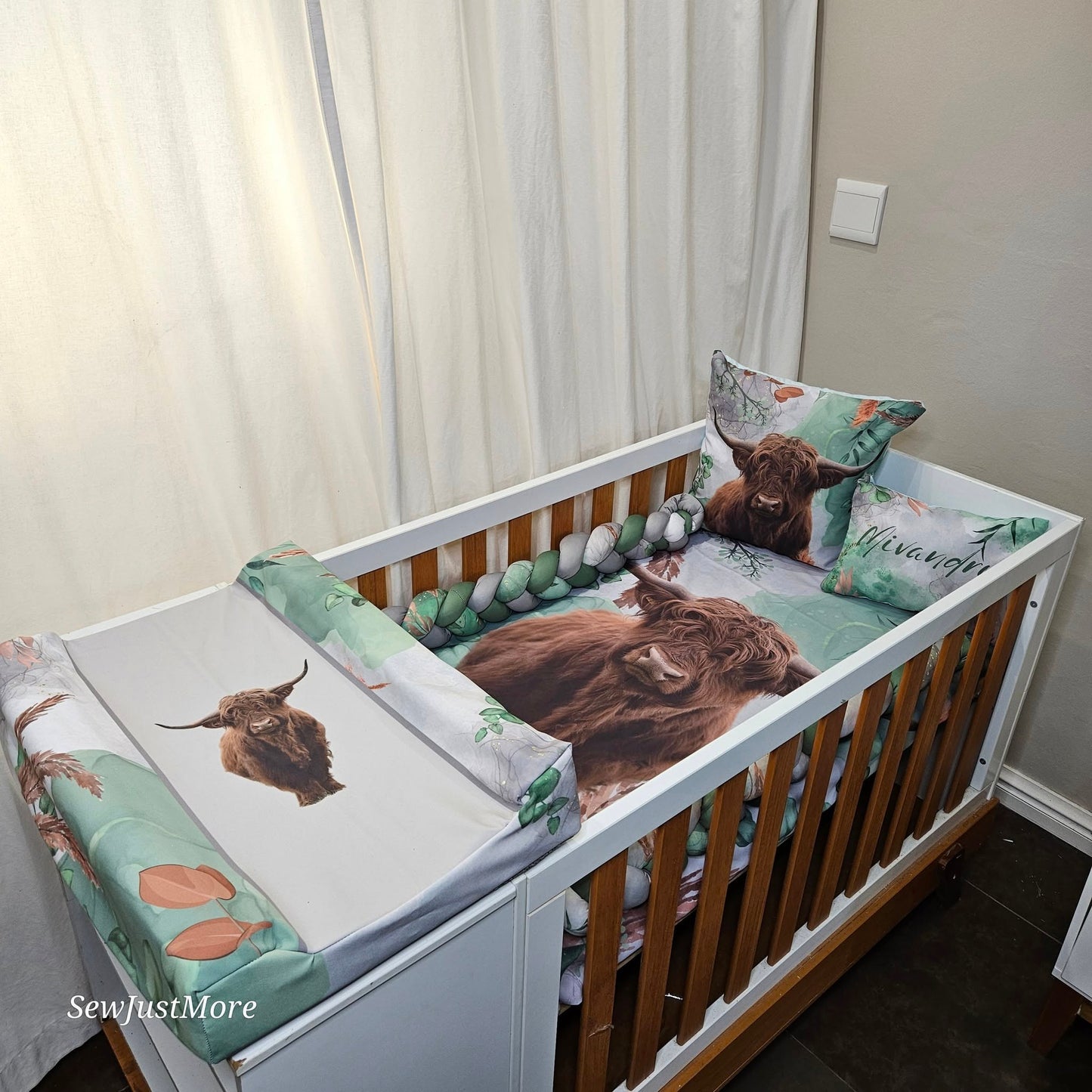 The Highland cow Cot Linen
