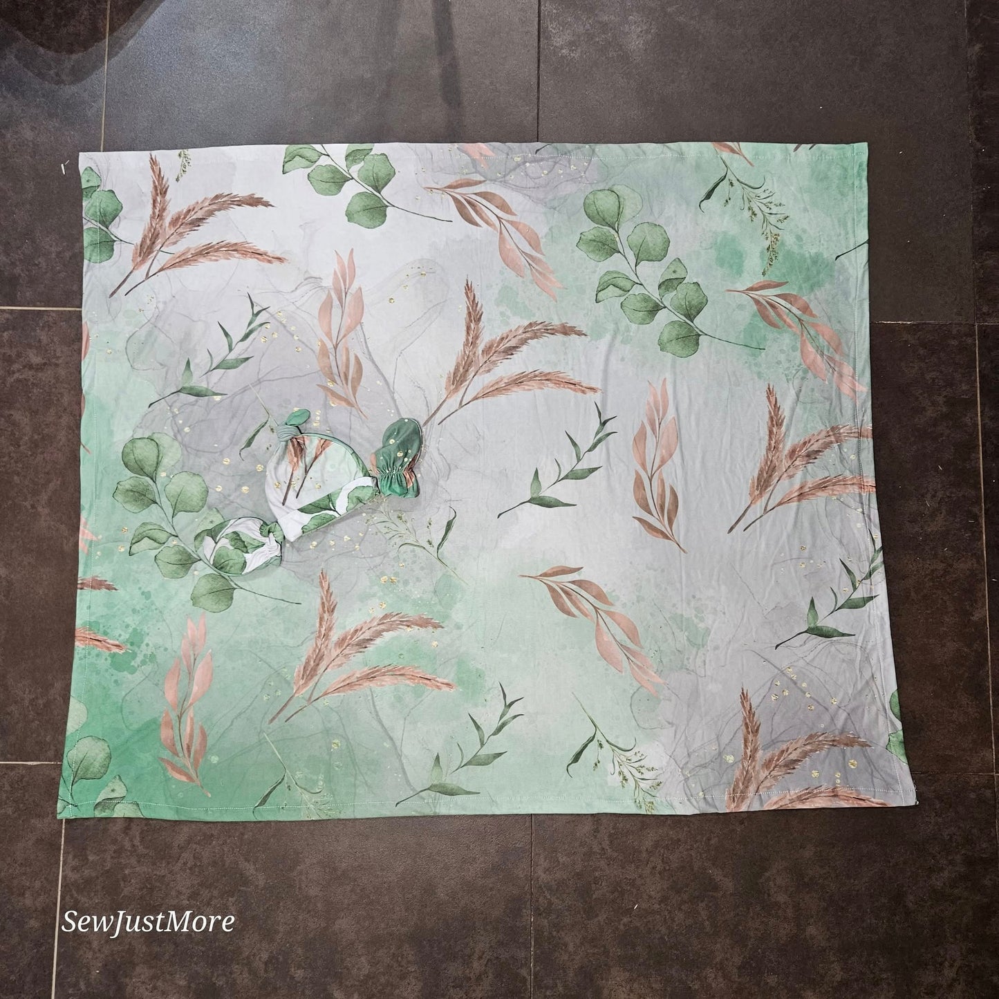 The Highland cow Swaddle set