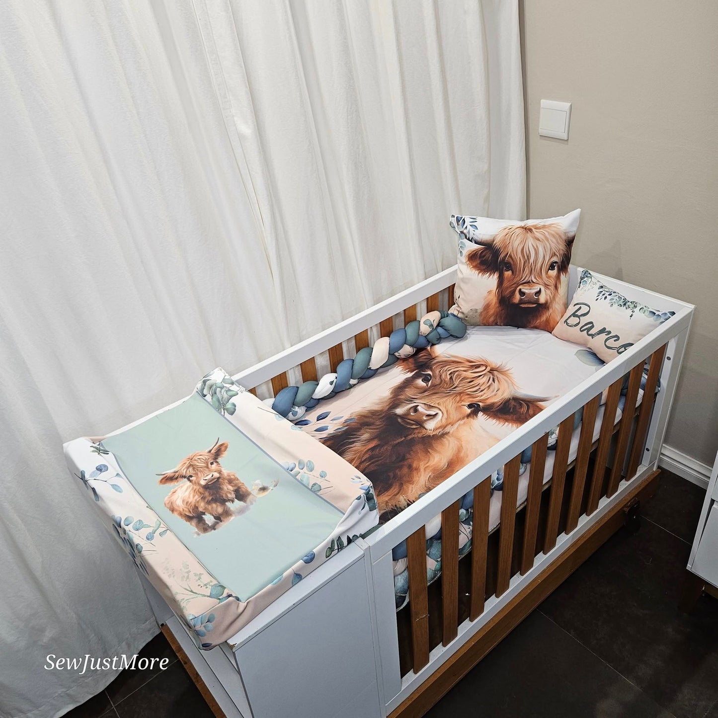 The Baby Highland cow cot linen