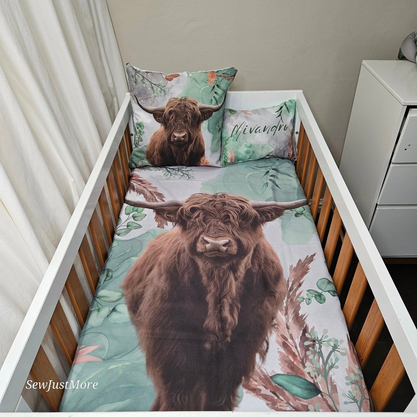 The Highland cow Cot Linen