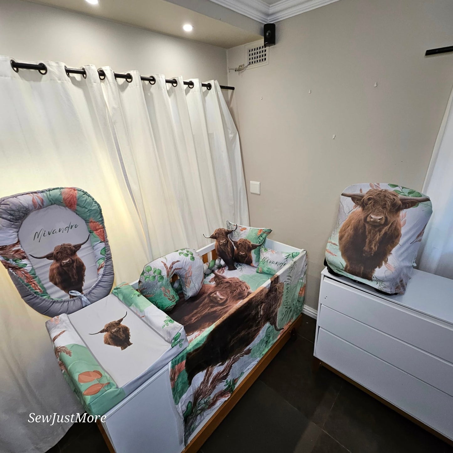 The Highland cow Cot Linen