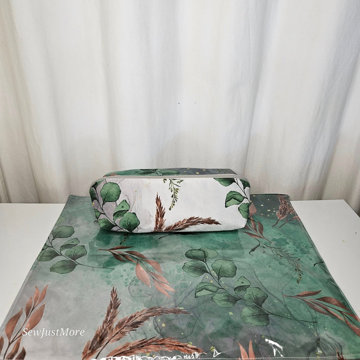The Highland cow travel nest bag