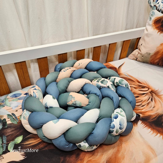 The Baby Highland cow Cot bumper