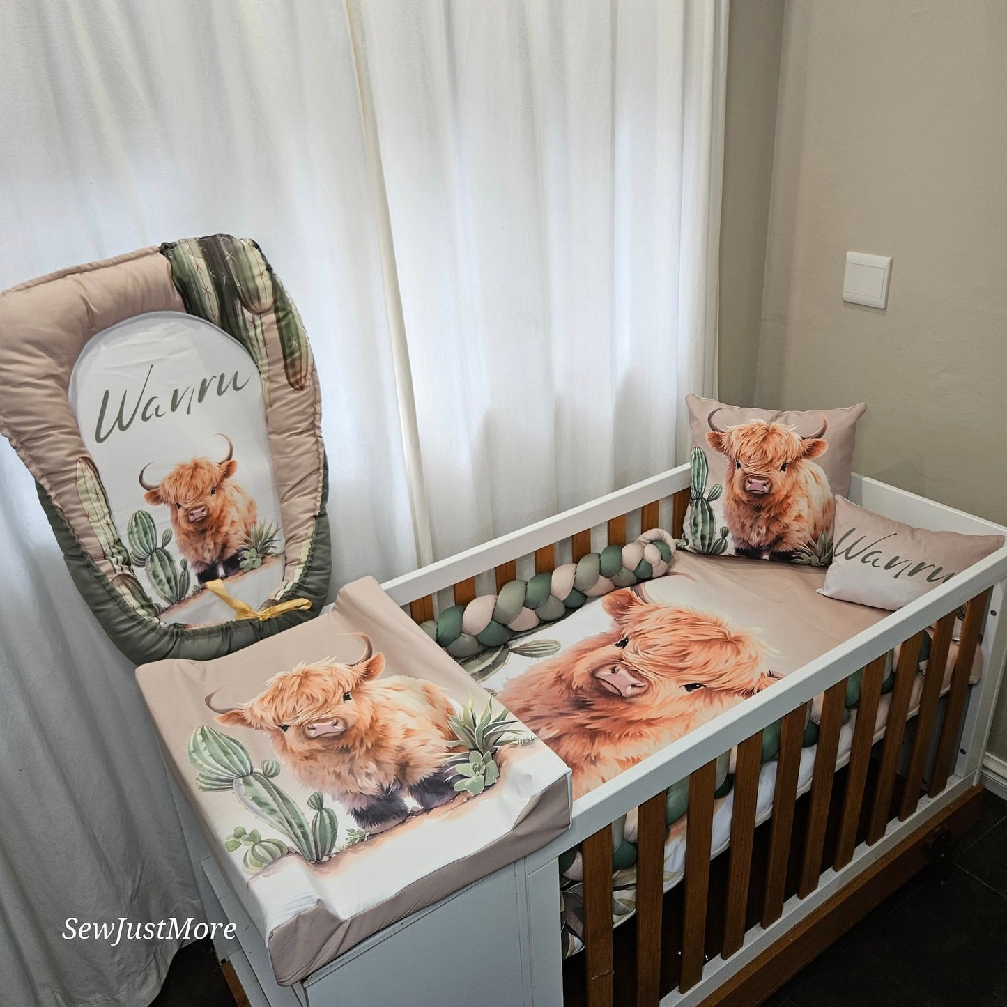 Baby Western Highland Cow cot linen