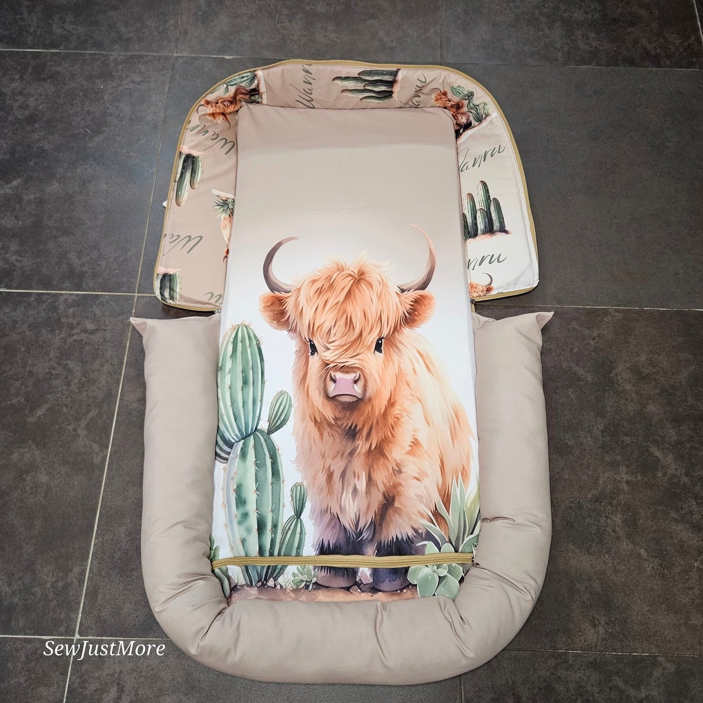 Baby Western Highland Cow Travel nest Bag