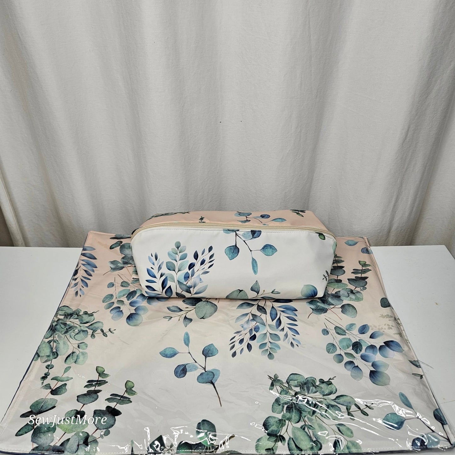 The Baby Highland cow travel nest bag