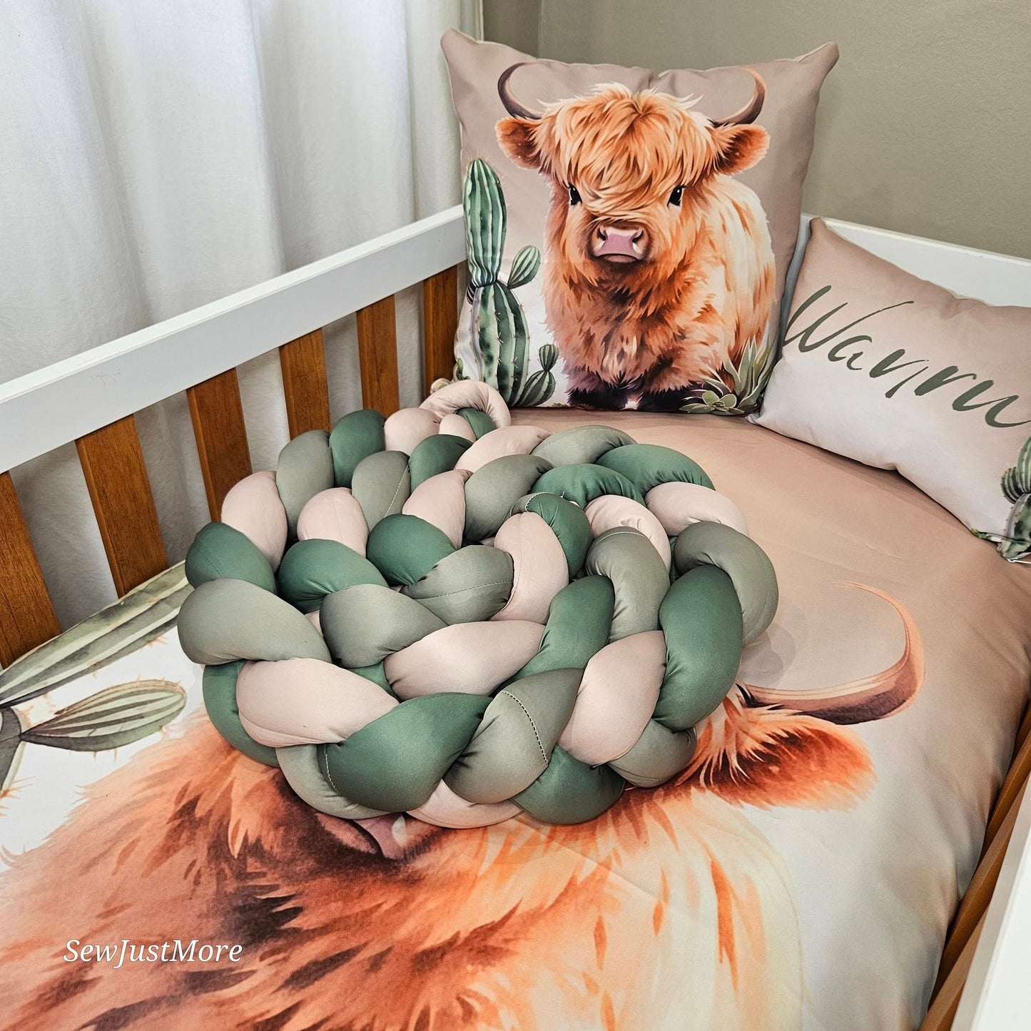 Baby Western Highland Cow cot linen