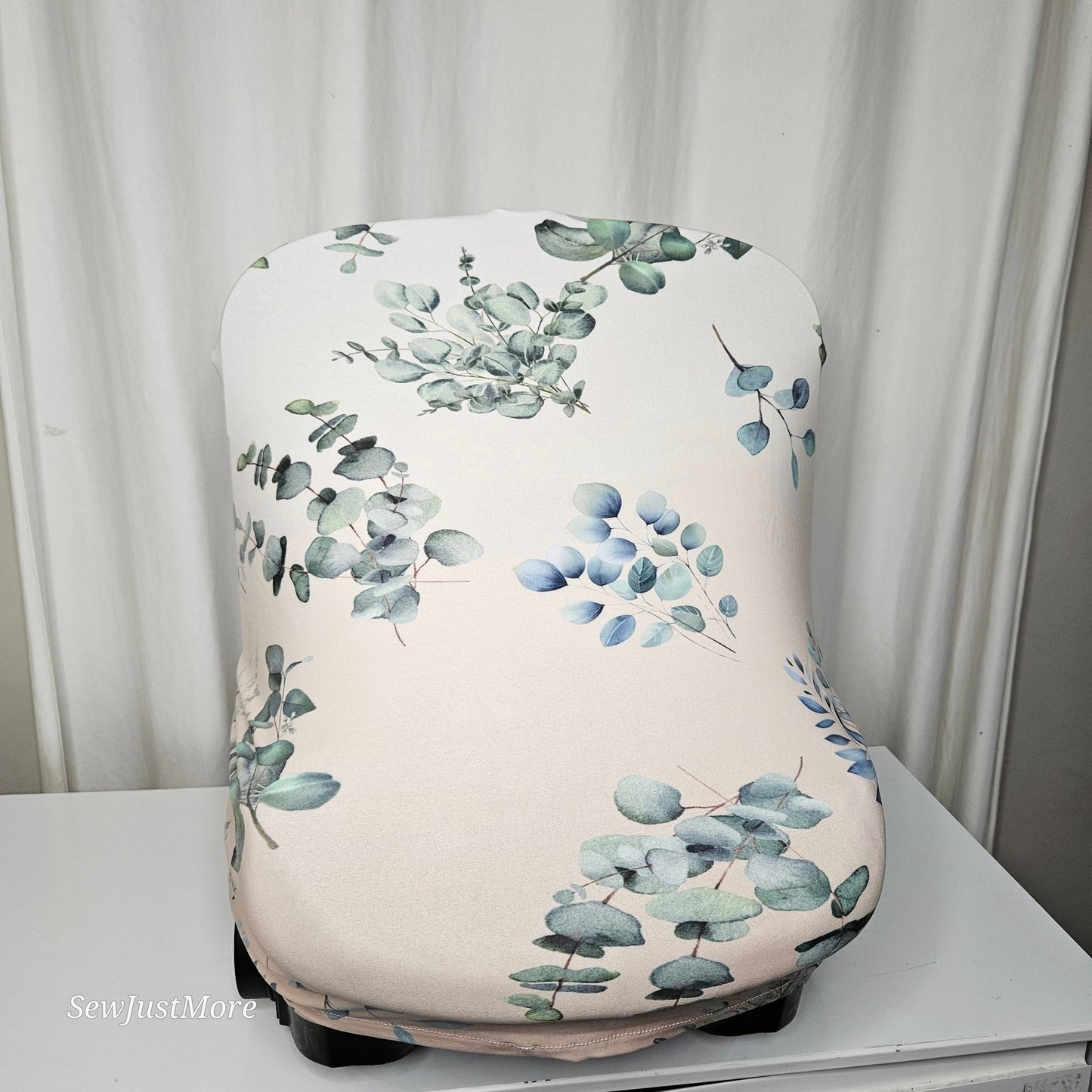 The Baby Highland cow car seat cover