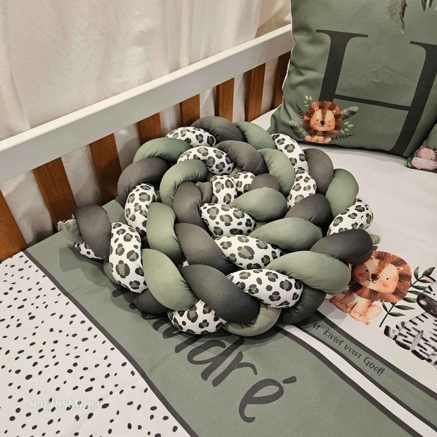 Dot Leave Safari cot linen