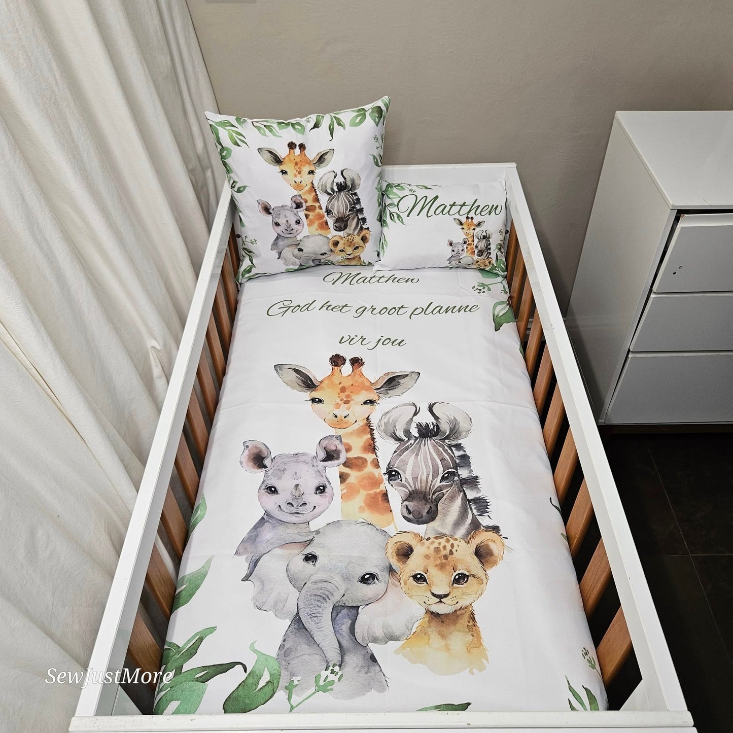 Green Leafy Safari cot linen