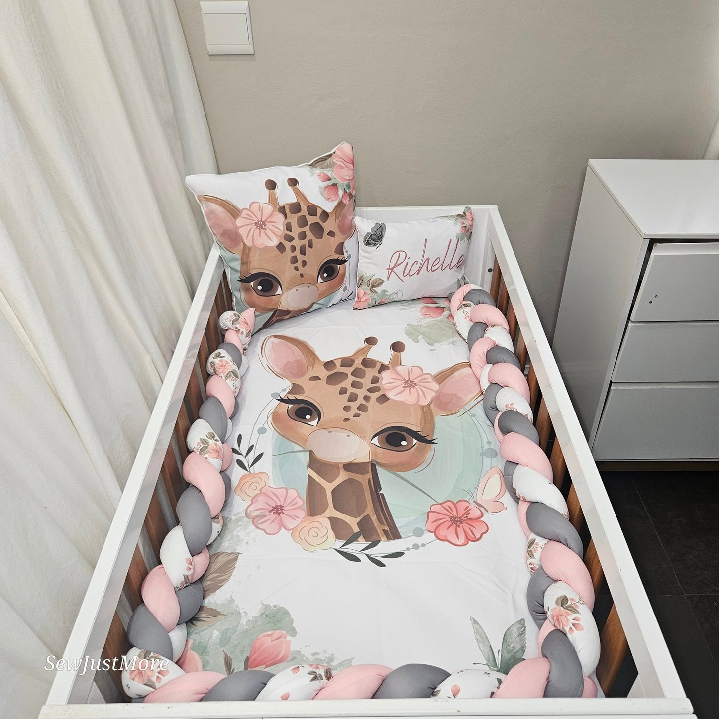 Rosy The Giraffe cot linen