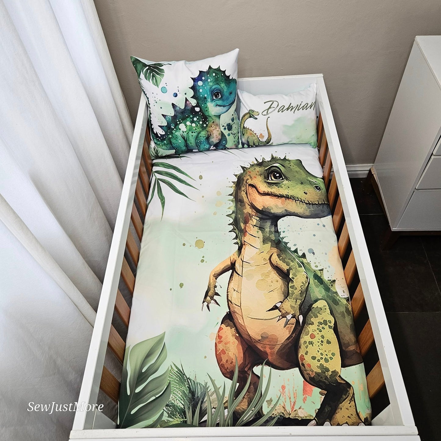Damian and the Dino Kingdom cot linen