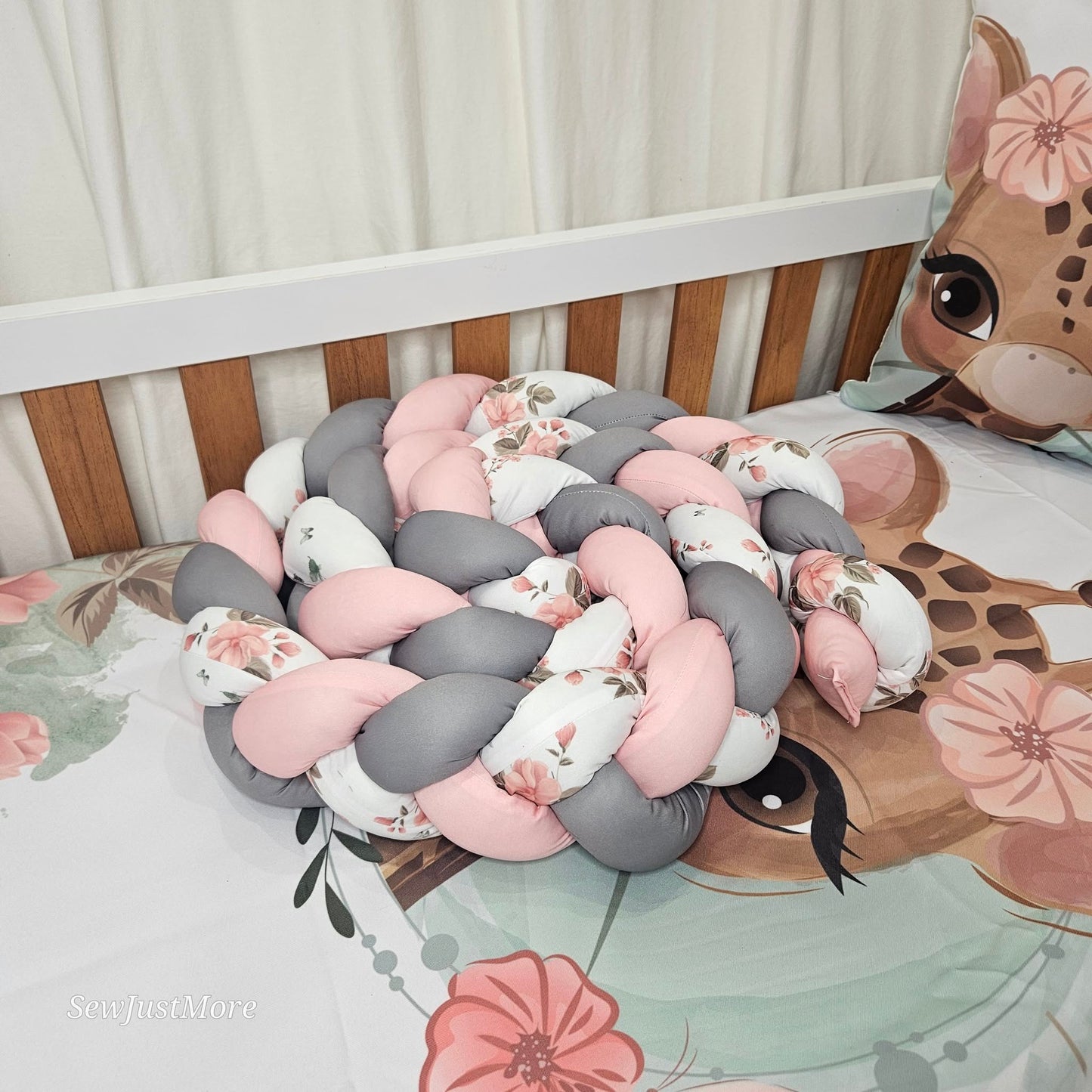 Rosy The Giraffe sage cot linen