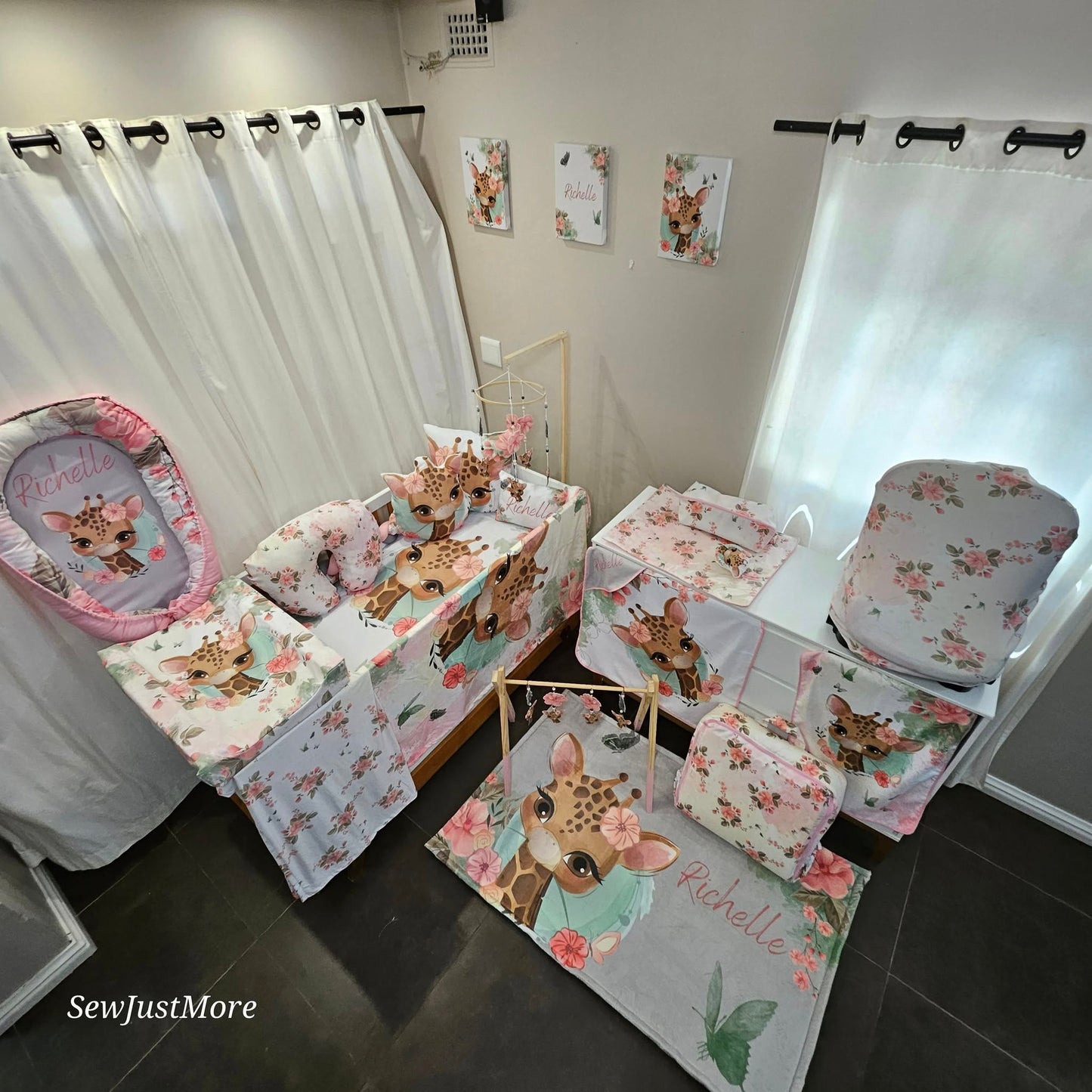 Rosy The Giraffe sage cot linen