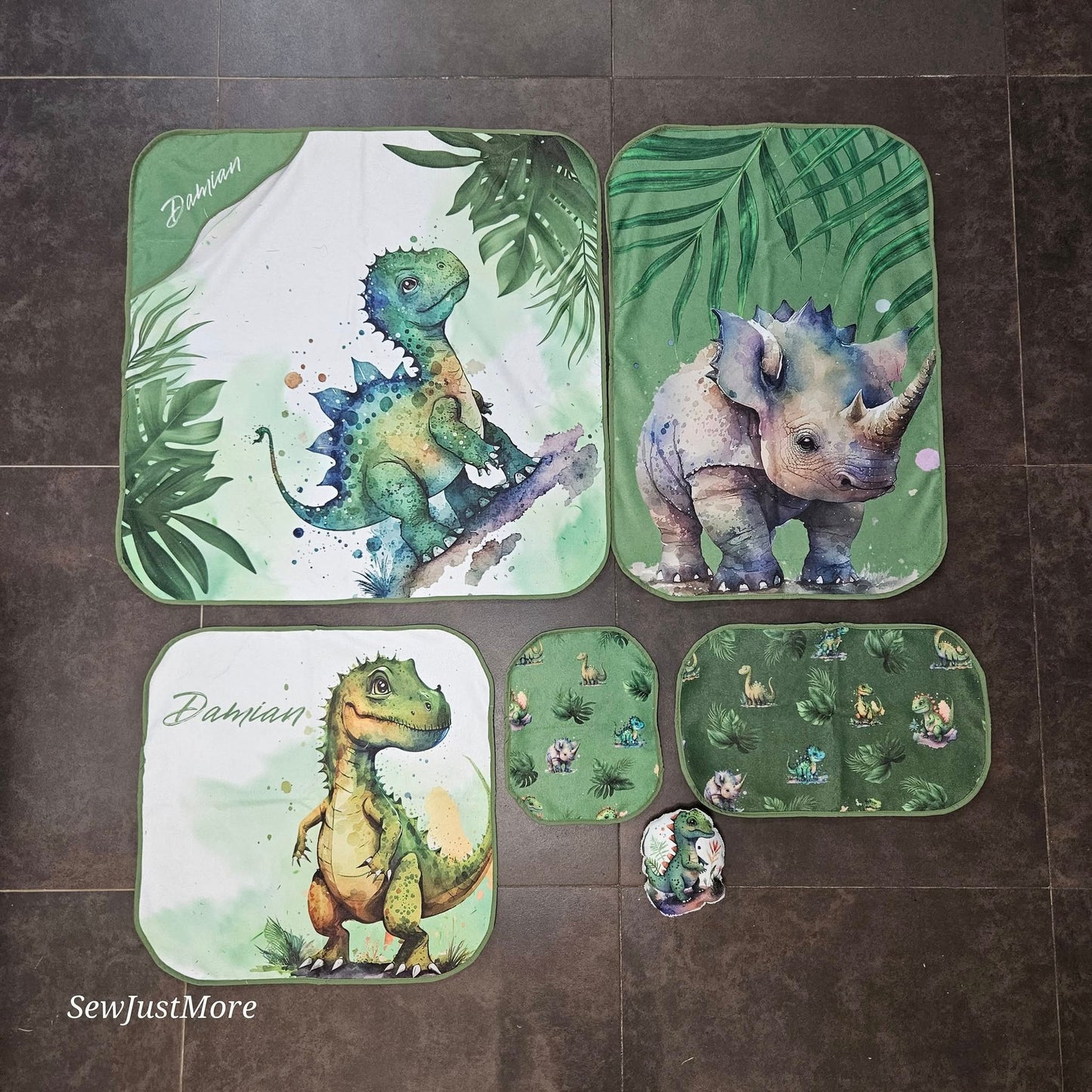 Damian and the Dino Kingdom toweling set