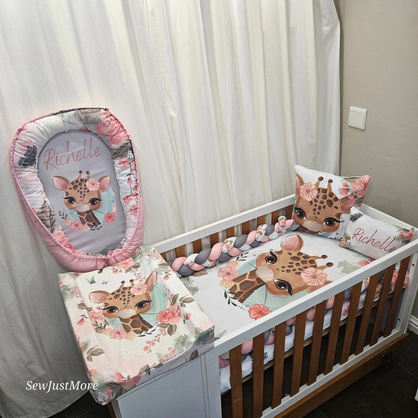 Rosy The Giraffe cot linen