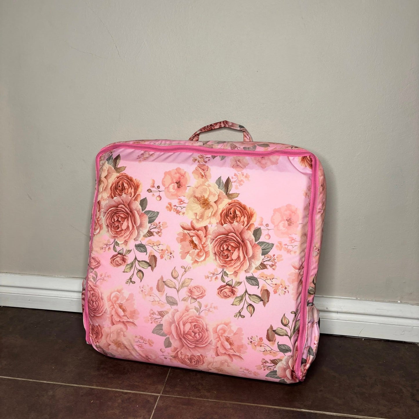 Harmonie the Highland Cow Travel nest bag