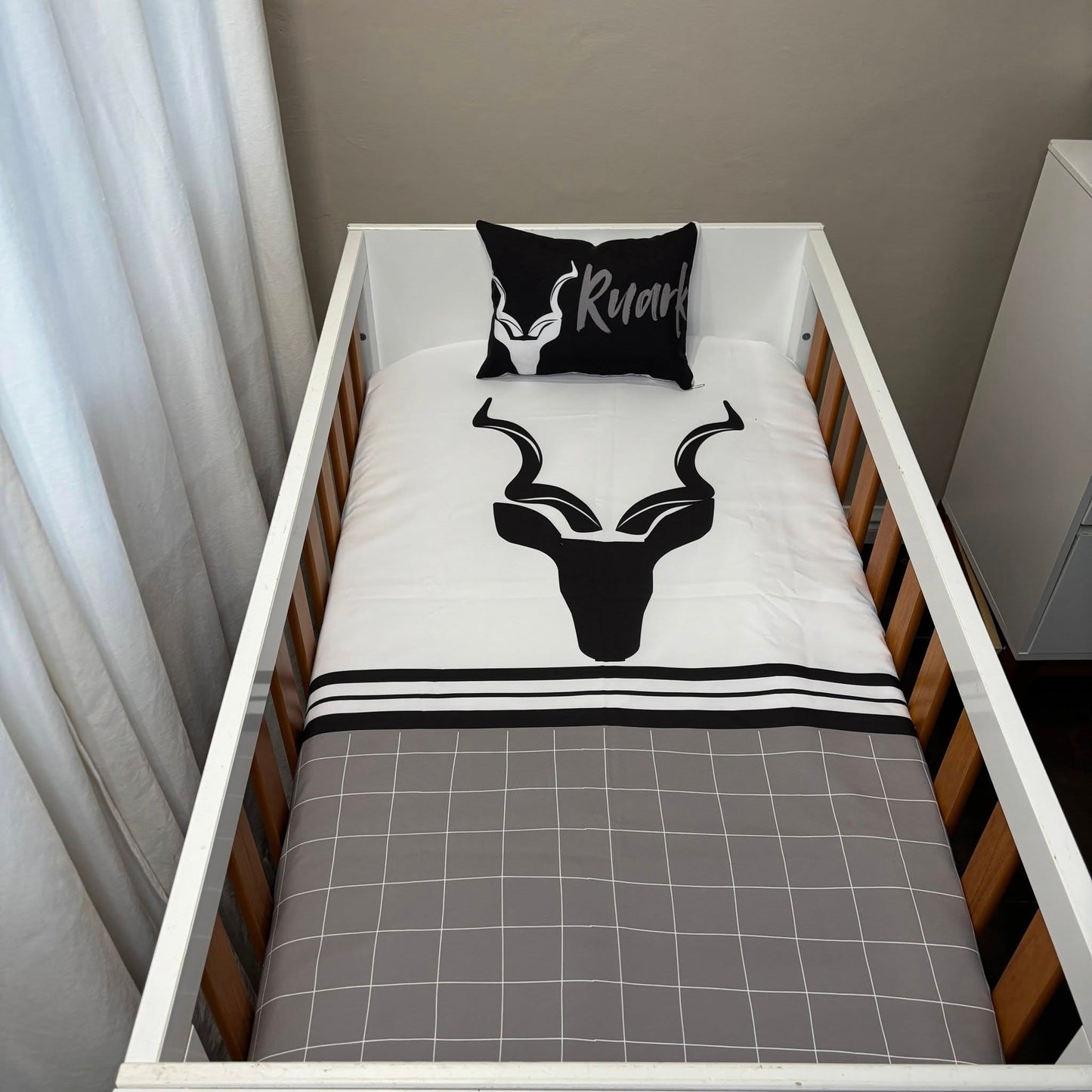Kruger Kudu 3.0-The Monochrome edition cot linen