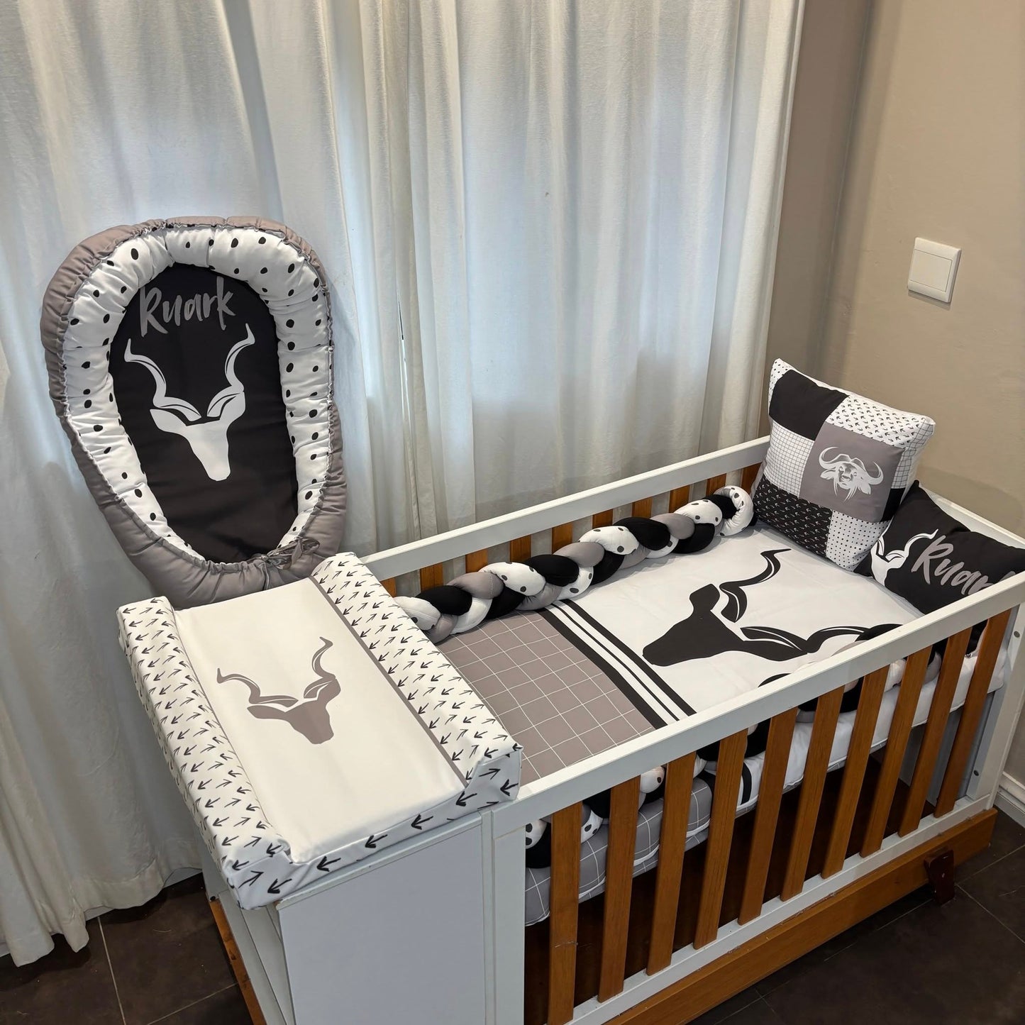 Kruger Kudu 3.0-The Monochrome edition cot linen