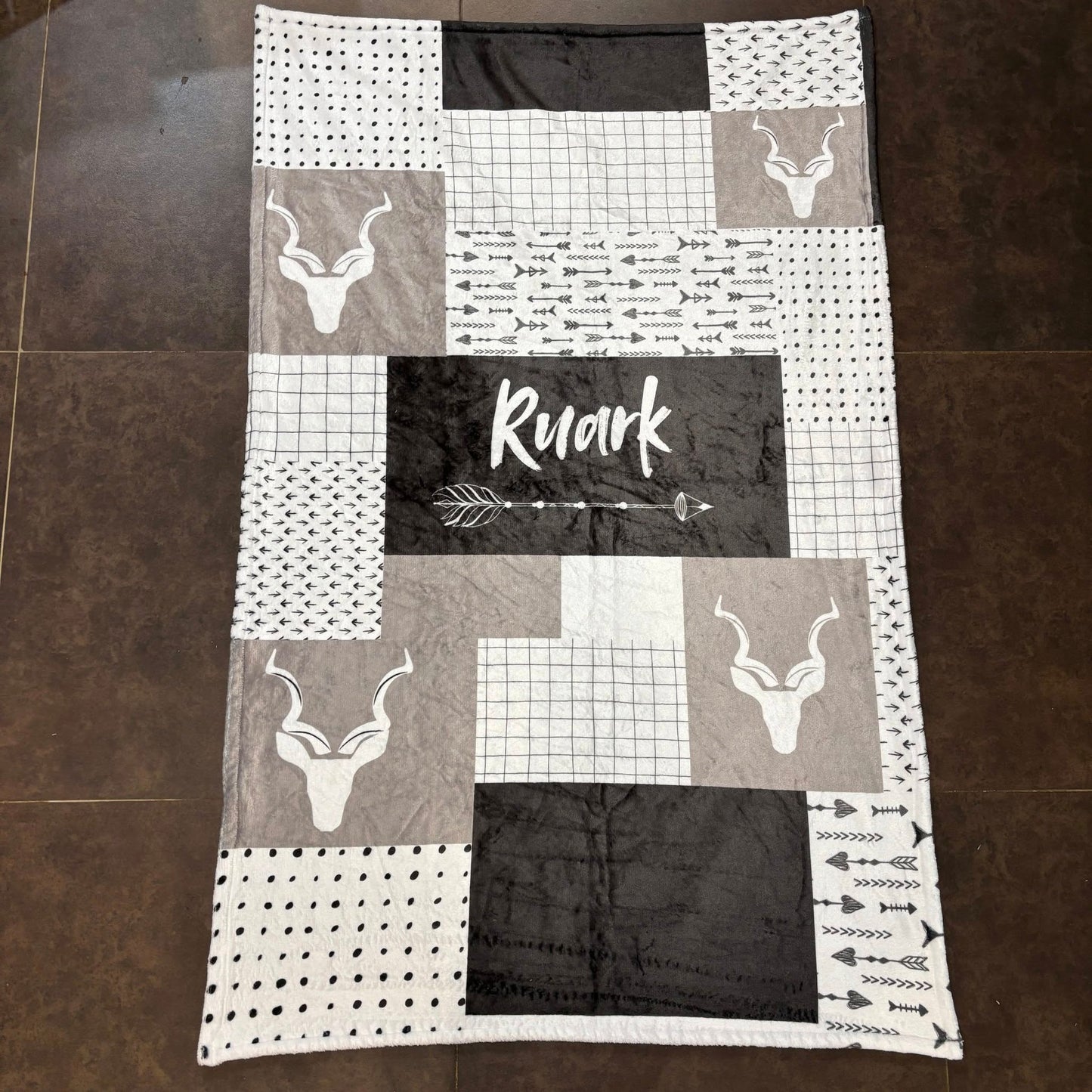 Kruger Kudu 3.0-The Monochrome edition cot linen
