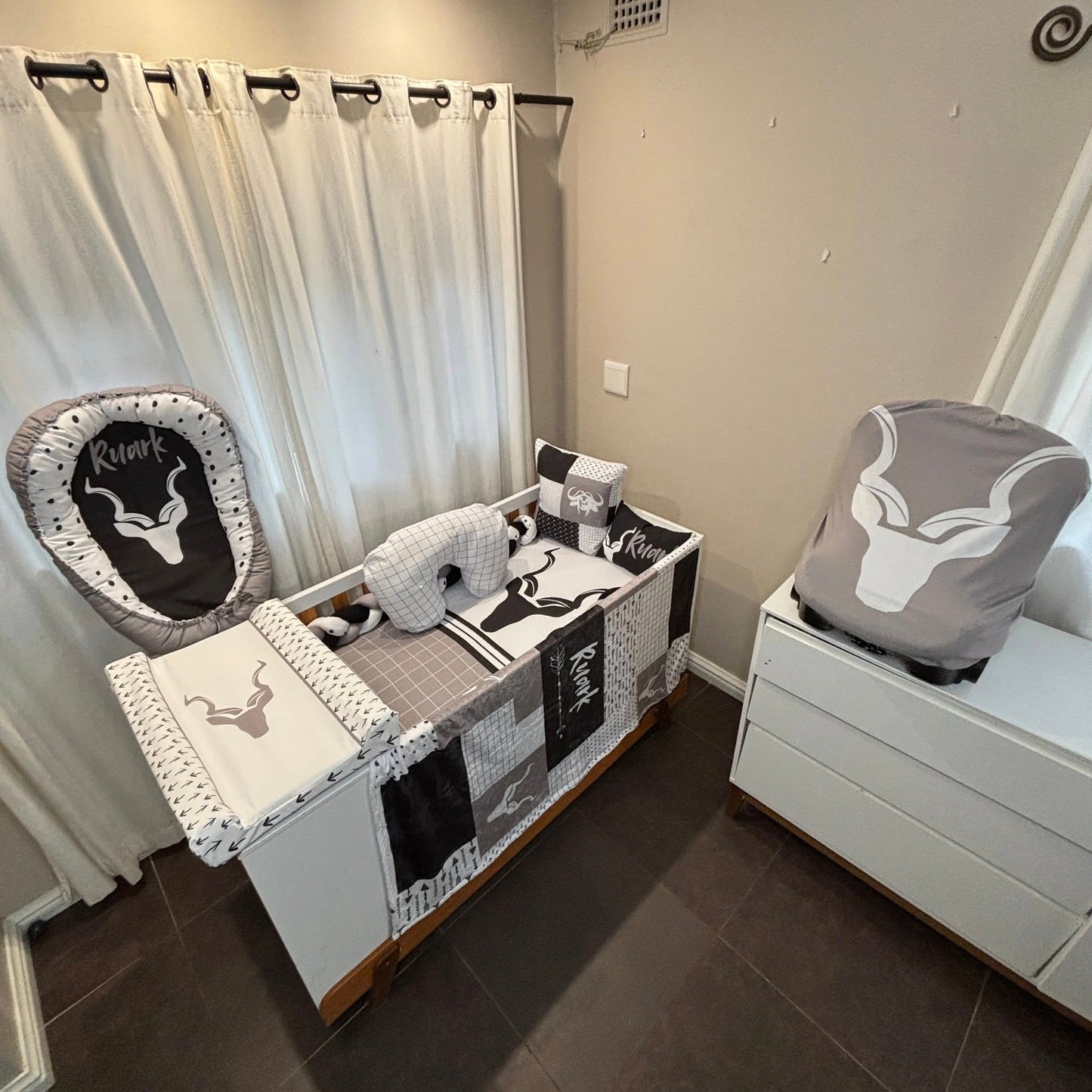 Kruger Kudu 3.0-The Monochrome edition cot linen