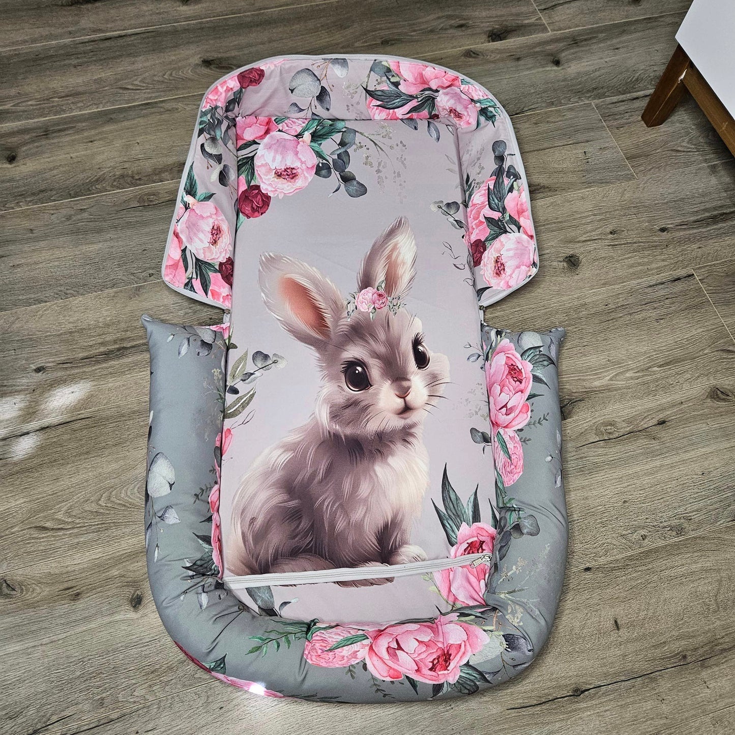 Eucalyptus Peony Bunny Travel Nest Bag