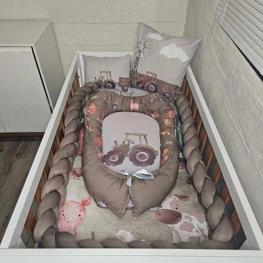 Olive Cartoon Farm Baby nest