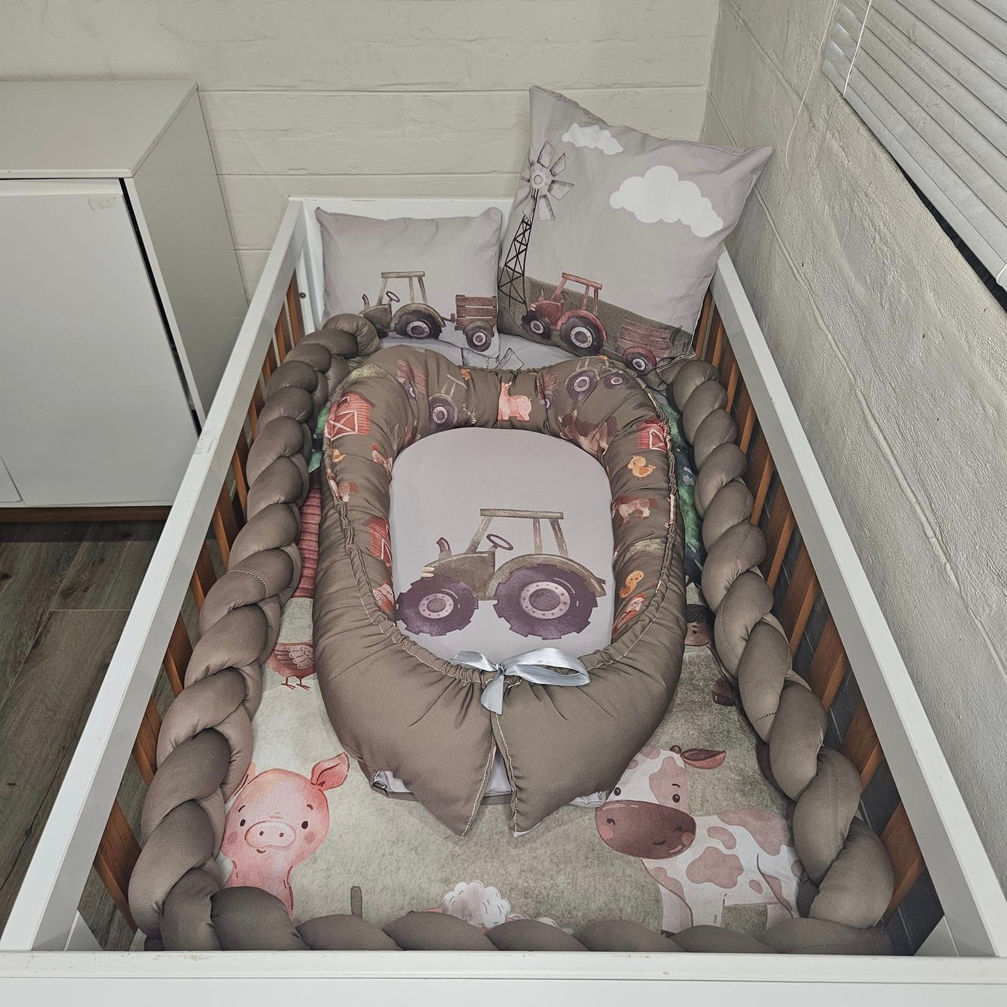 Olive Cartoon Farm cot linen