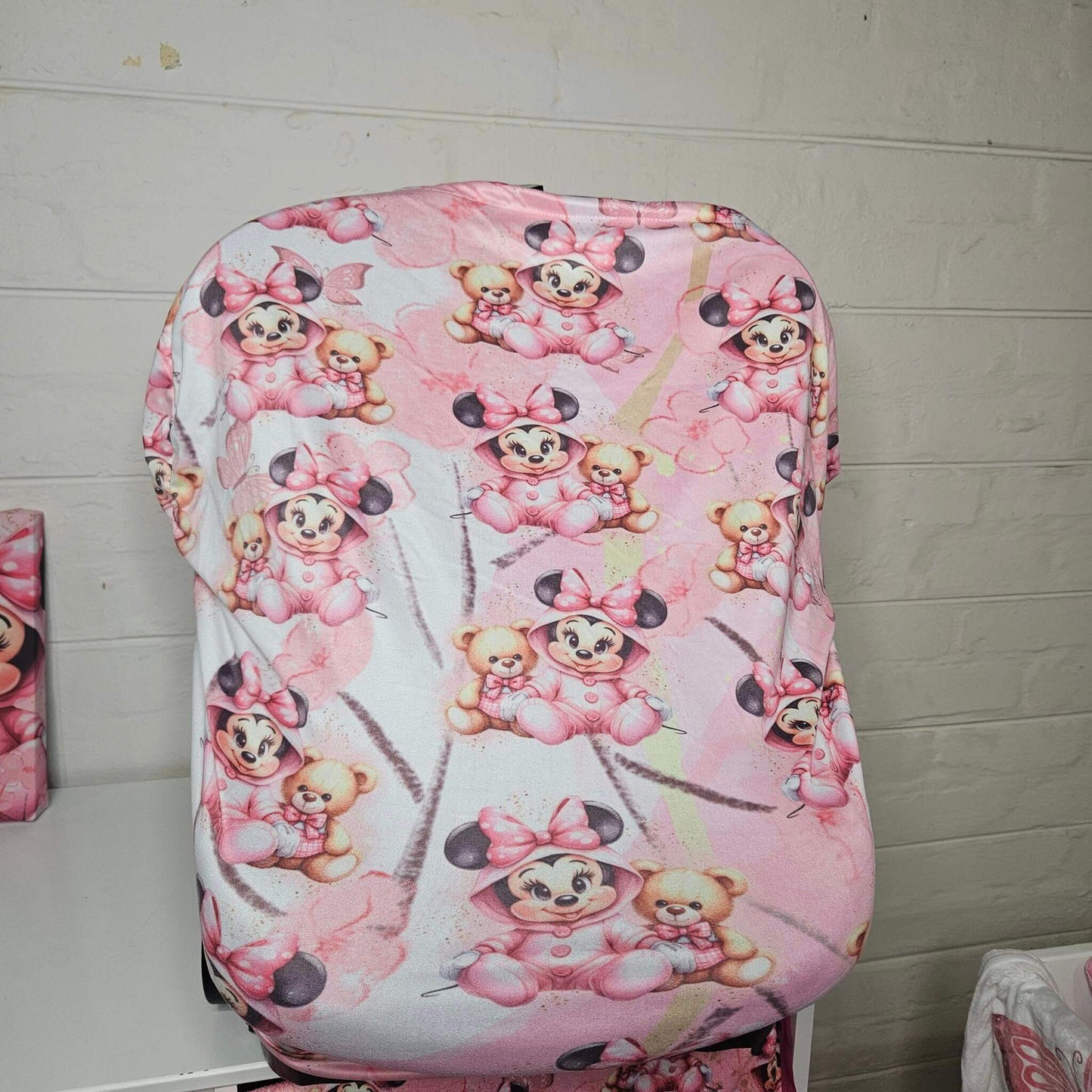 Magnificent Minnie Mouse car seat cover