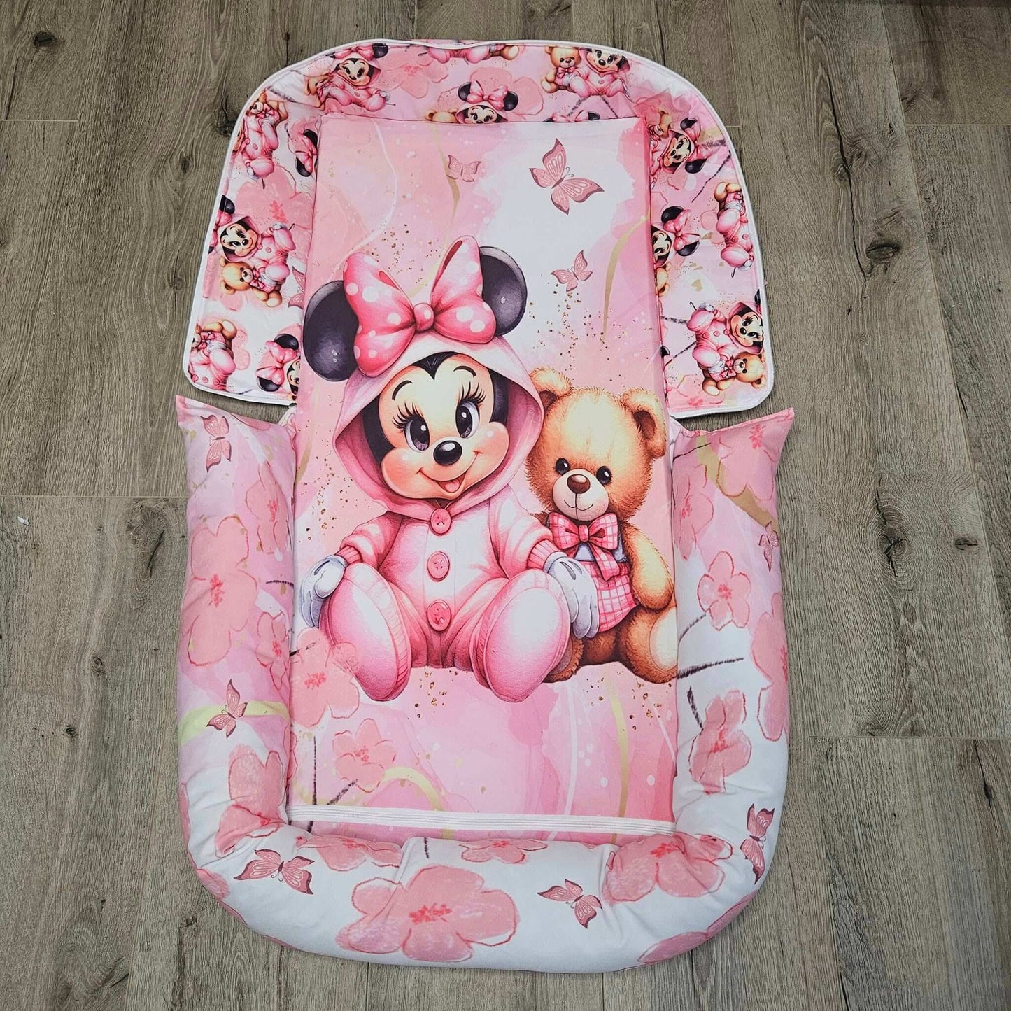 Magnificent Minnie Mouse cot linen