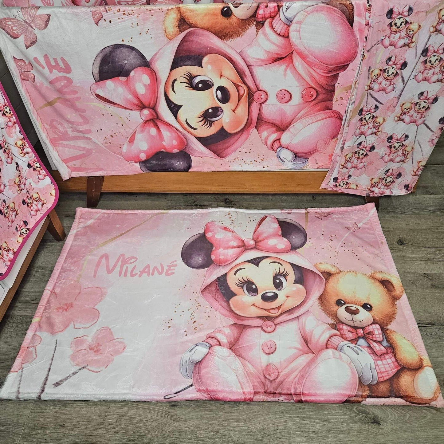 Magnificent Minnie Mouse cot linen