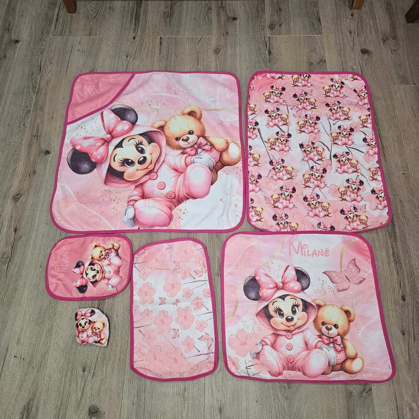 Magnificent Minnie Mouse cot linen