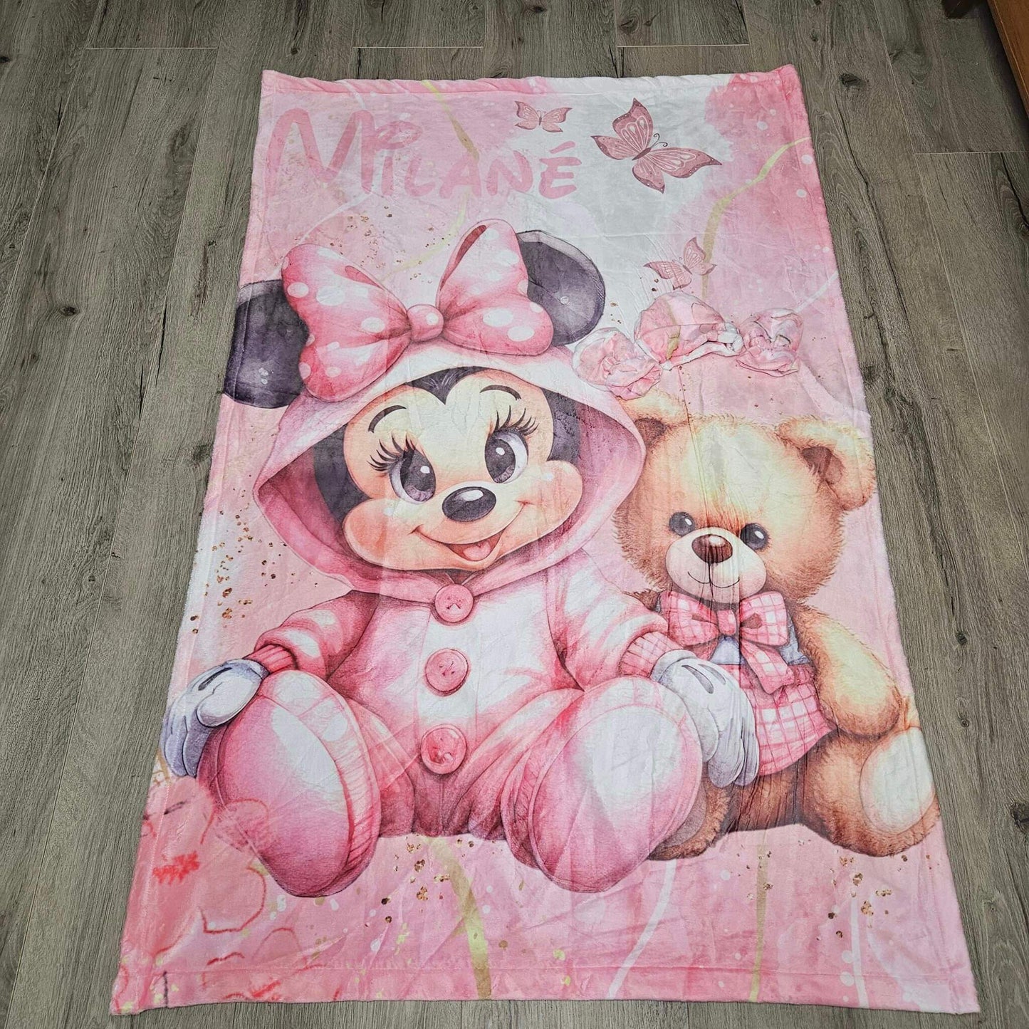 Magnificent Minnie Mouse cot linen