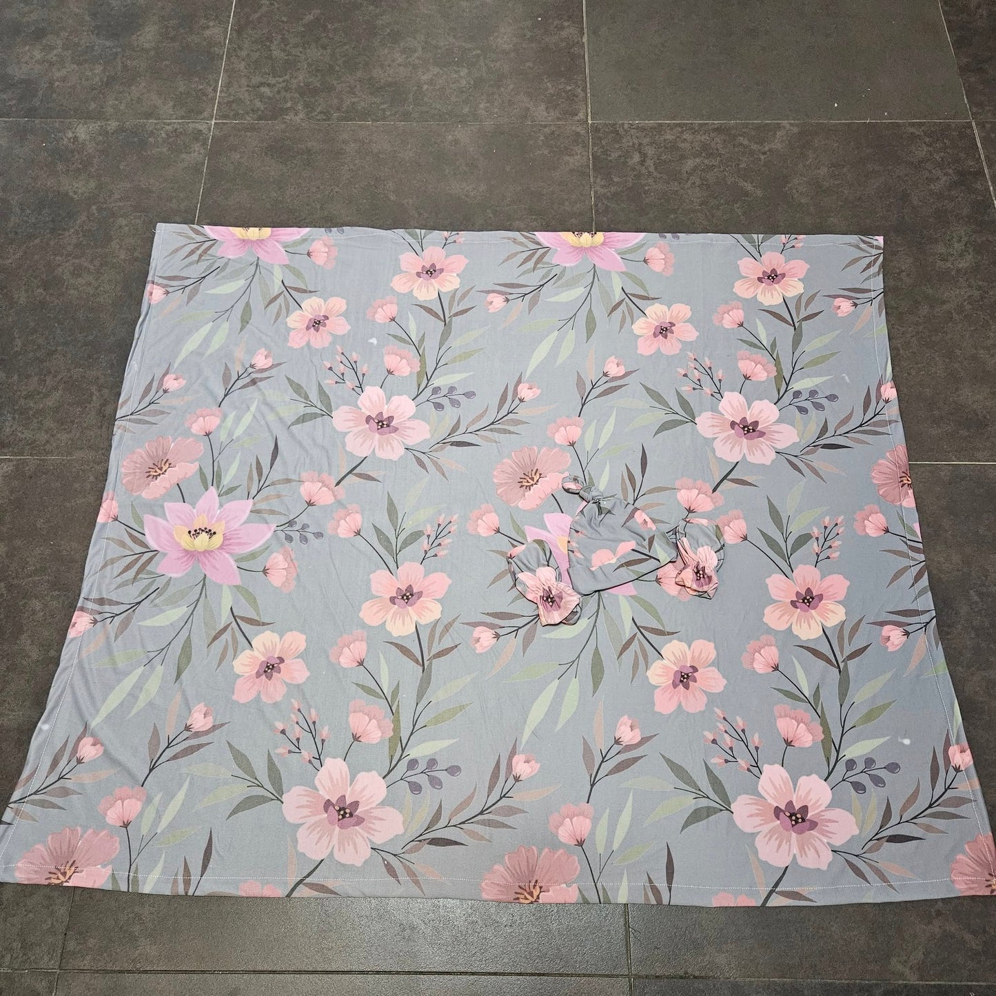 Sophisticated Soft Pink Floral 1 cot linen