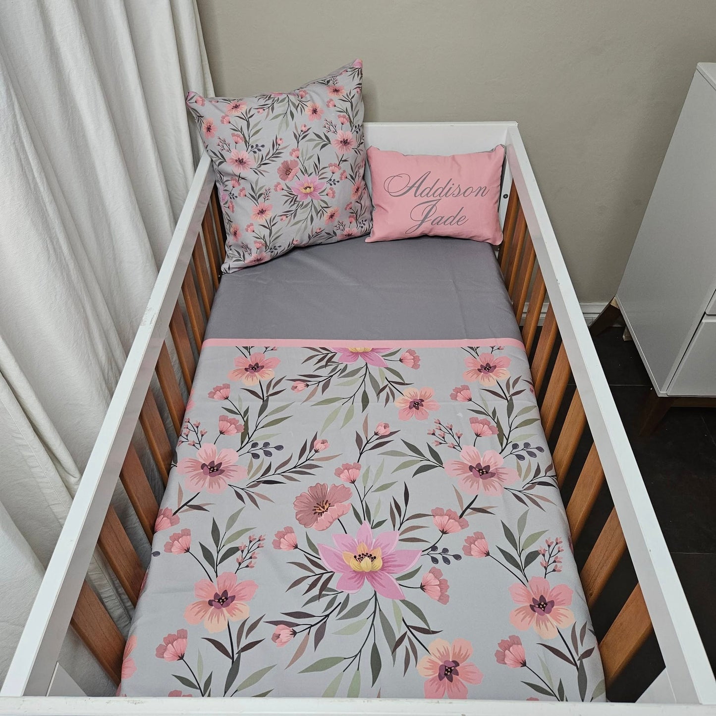 Sophisticated Soft Pink Floral 1 cot linen