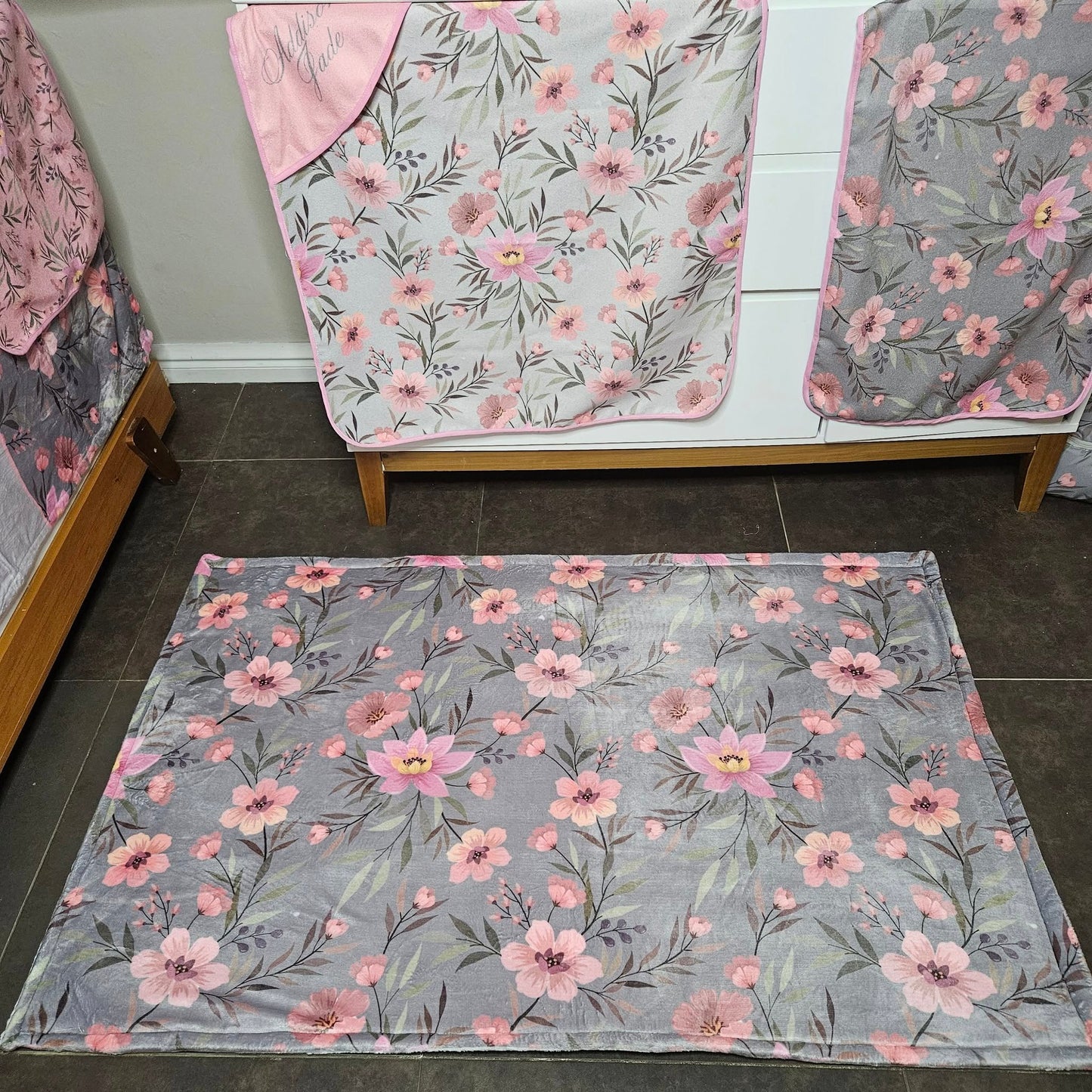 Sophisticated Soft Pink Floral 1 cot linen