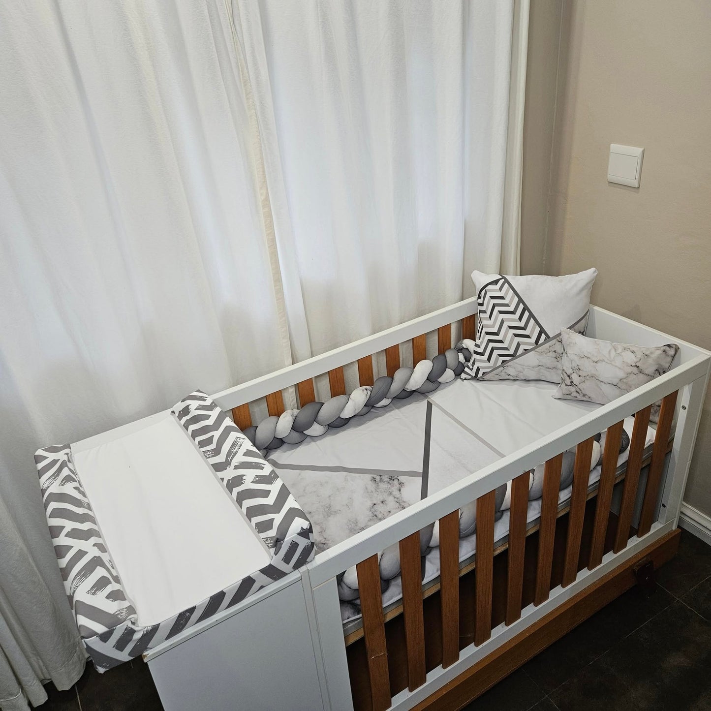 Grey Marble v1 cot linen