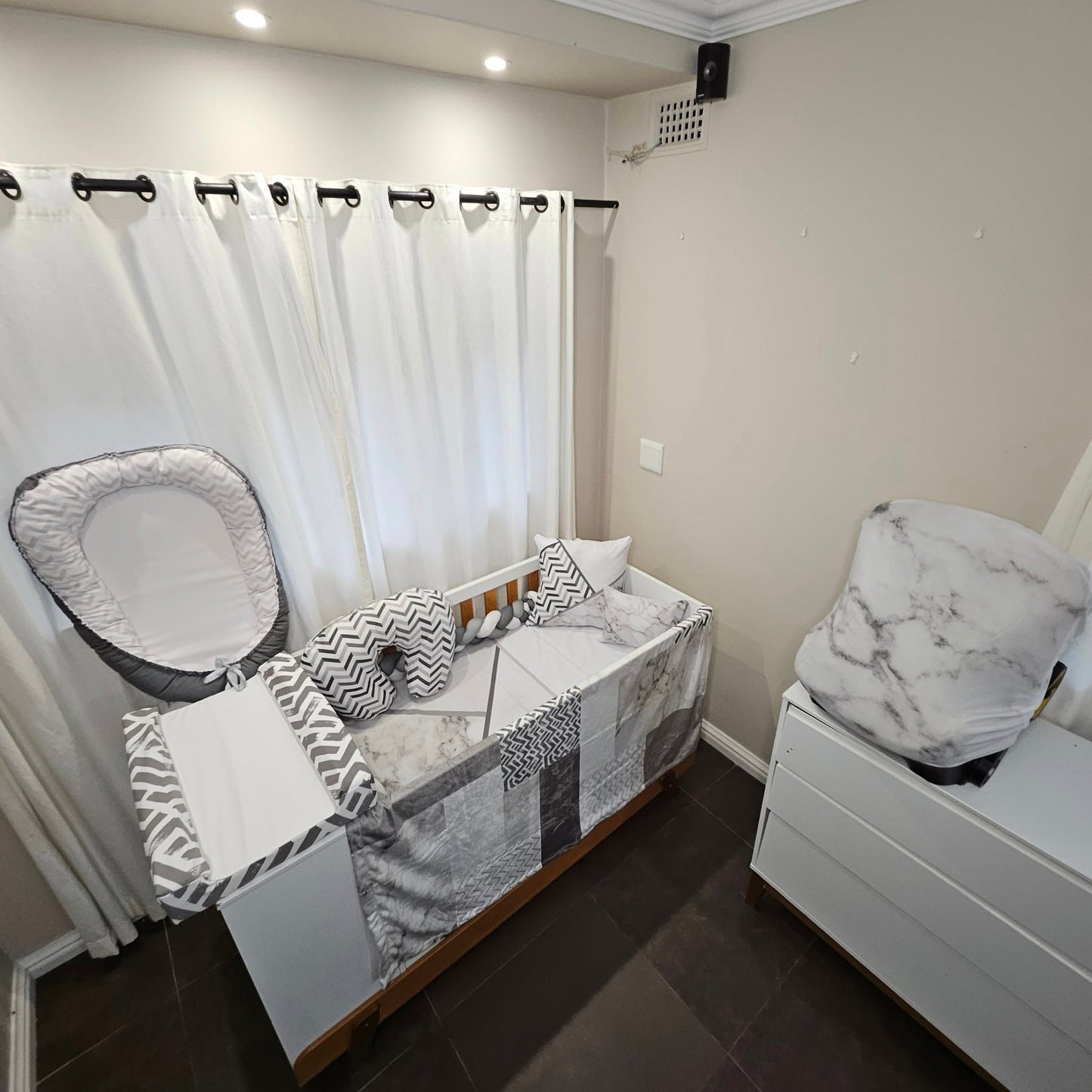 Grey Marble v1 cot linen