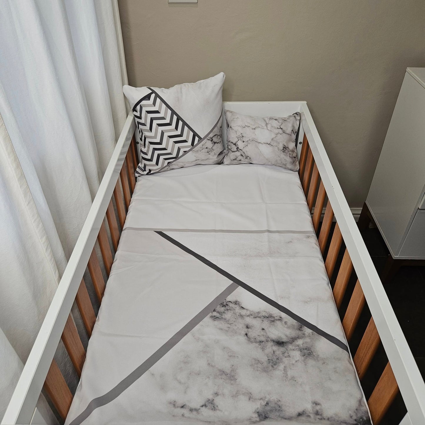 Grey Marble v1 cot linen