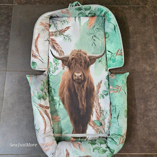 The Highland cow travel nest bag