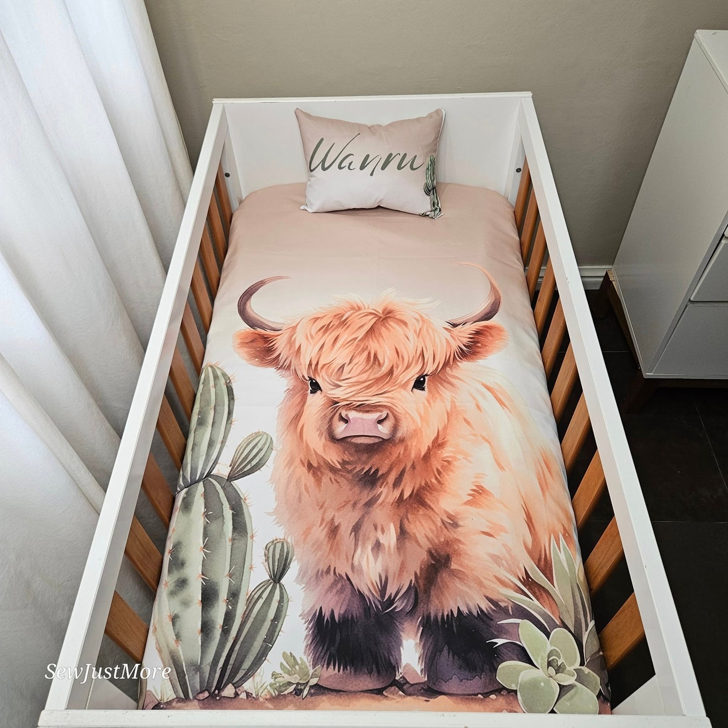 Baby Western Highland Cow cot linen